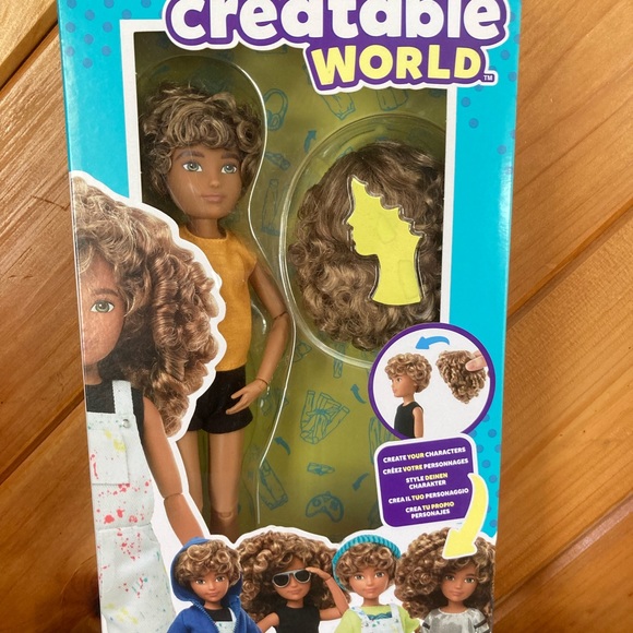 Creatable World doll - Picture 1 of 2